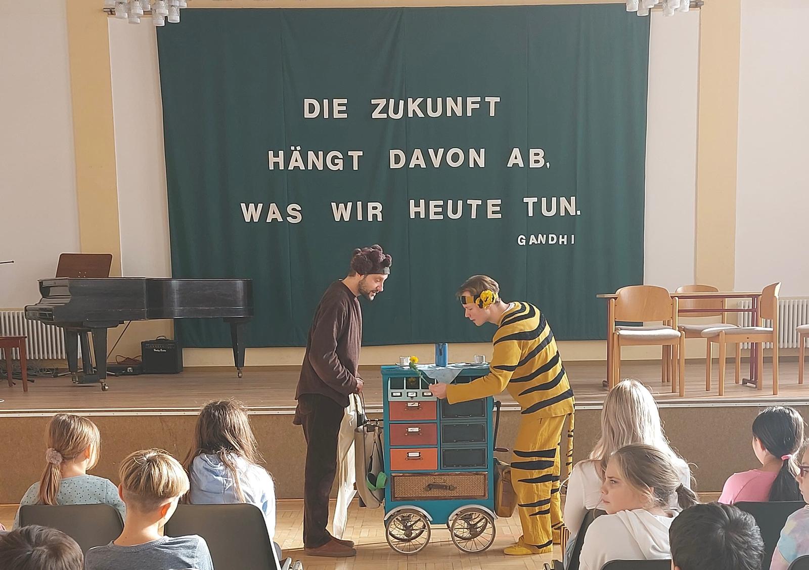 Foto – „Oh, wie schön ist Panama!“ – Theater in der Weinaugrundschule Zittau &#8211; Grundschule an der Weinau
