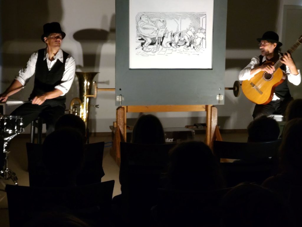 Abbildung &ndash; Besuch beim Kurbeltheater „Max und Moritz“ – Grundschule an der Weinau